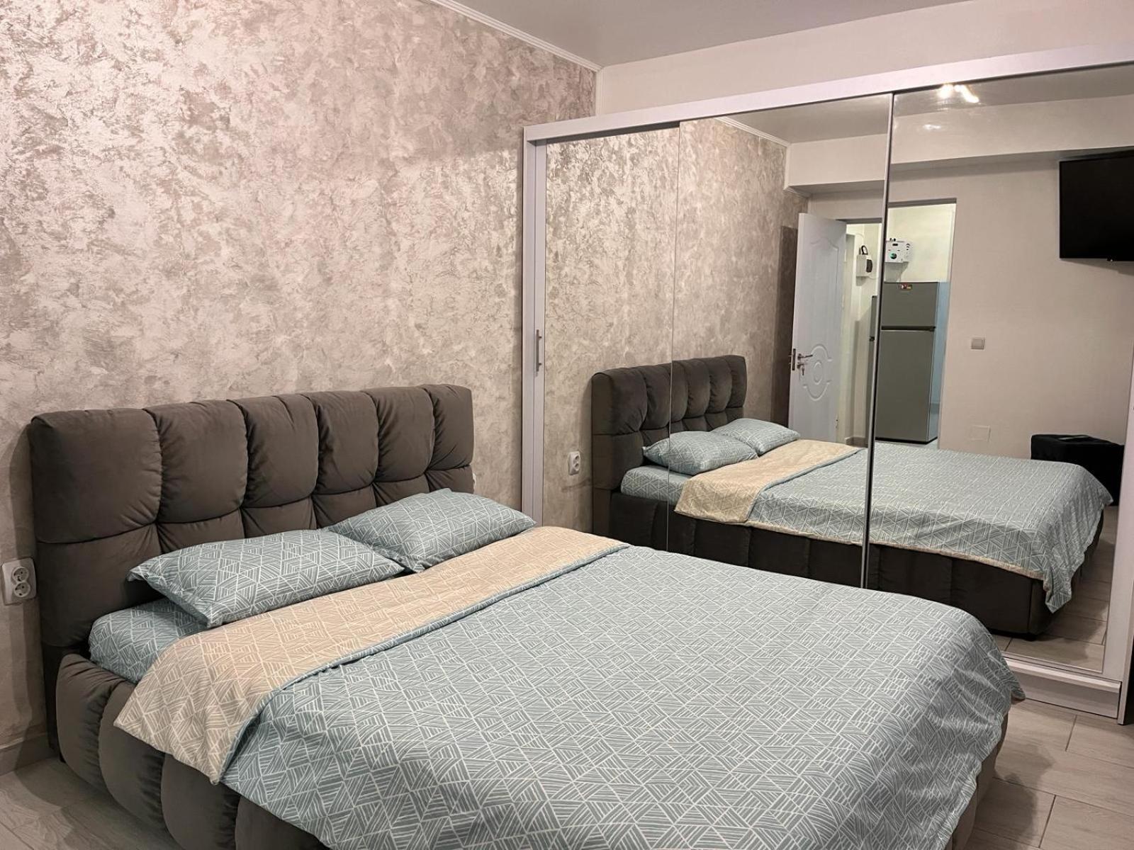 White & Silver Luxury Apartament Craiova Exteriör bild