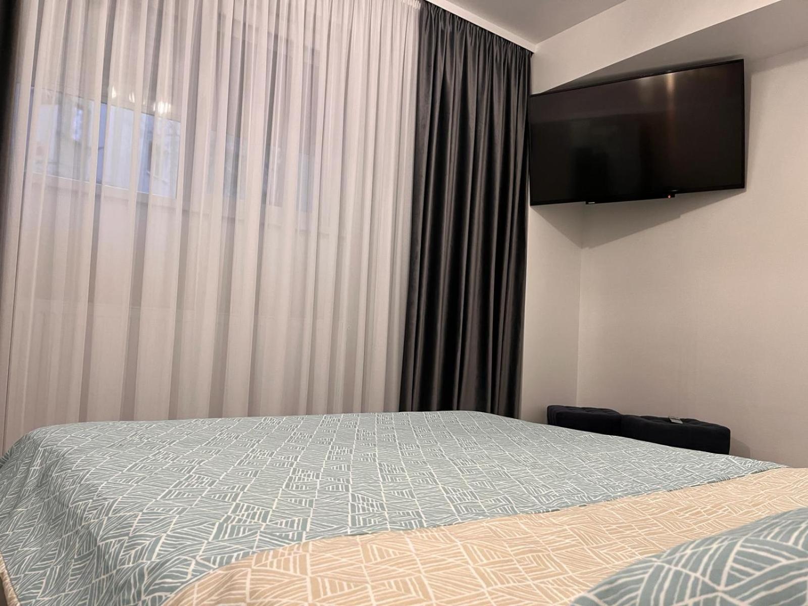 White & Silver Luxury Apartament Craiova Exteriör bild