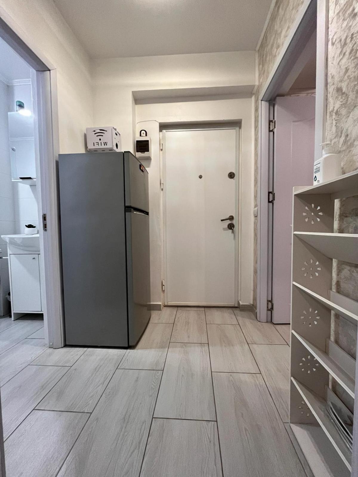 White & Silver Luxury Apartament Craiova Exteriör bild
